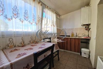 Apartament la casa, zona UMF - 5