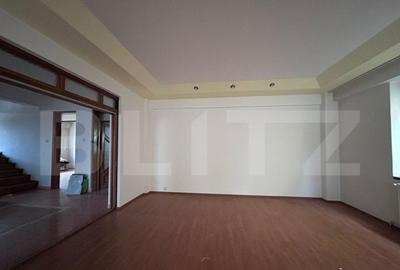 Casa cu 7 camere, 4 bai, 330 mp, 900 mp curte, zona Ford - 3