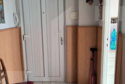 Apartament cu 3 camere semidecomandat în Circumvalațiunii