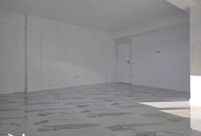 Apartament cu 3 camere în Micro 3 - 5