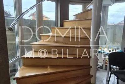 Casă cu 7 camere cu Teren 350 Mp în Central