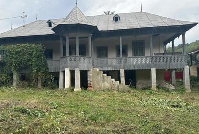 Casă cu 4 camere cu Teren 1000 Mp în Pârâu - 2
