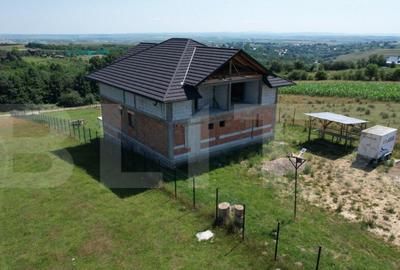 Pensiune la rosu, 370mp, Ciprian Porumbescu - 2