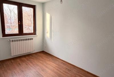 Vand Apartament 3 camere etaj 1 - 3