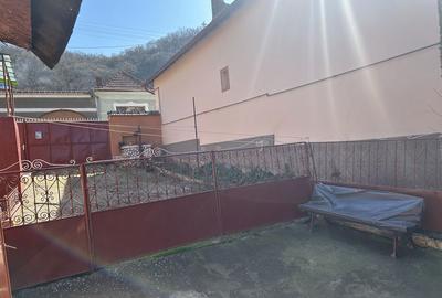 Casă cu 4 camere în Central - 6