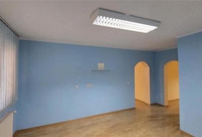 Spațiu comercial, de 65 mp, în Central - 1