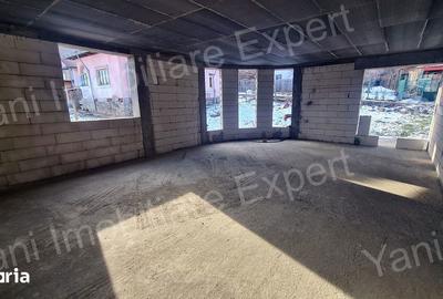 Casă cu 4 camere cu Teren 723 Mp în Central - 1