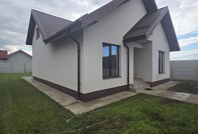Casă cu 4 camere în Domnești - 13