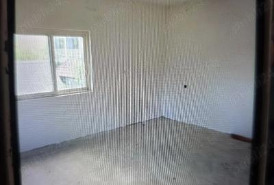 Casa de vanzare in Buciumeni, Dambovi?a in renovare, cu utilita?i, z - 1