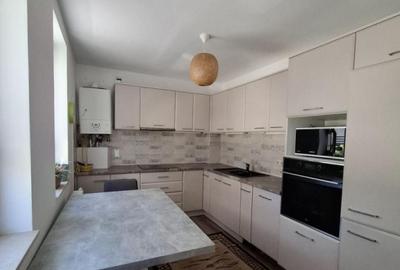 4 camere ,decomandat, 80 mp,  terasa, parcare, zona str.Gurghianu, Europa - 2