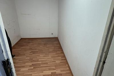 Spațiu comercial, de 80 mp, în Central - 7