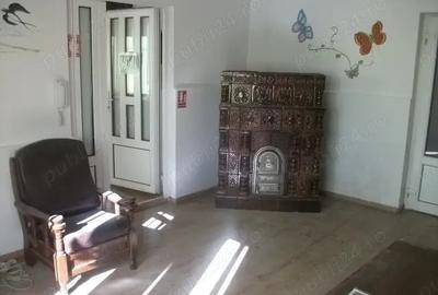 Casă cu 5 camere cu Teren 500 Mp în Central - 1