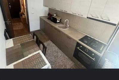 Inchiriez apartament 2 camere decomandat zona Brotacei - 2