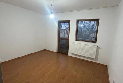 Casă cu 5 camere în Valea Adâncă - 2