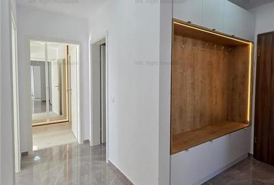 Apartament cu 3 camere decomandat, mobilat în Tractorul - 2