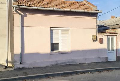 Casă cu Teren 65 Mp în Central