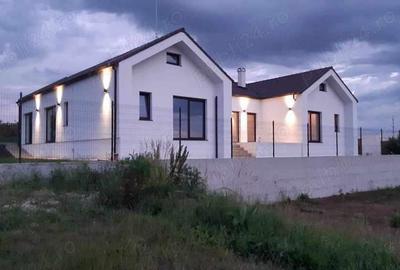 Casa de vanzare, zona dealuri str. Piatra Craiului - 2