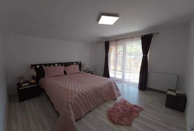 Casă cu 4 camere în Șoimuș - 7
