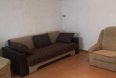 Garsonieră decomandată în Zăvoi - 1