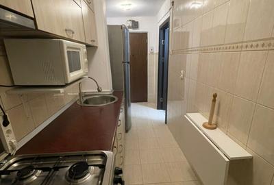 PROPRIETAR: Inchiriez apartament 3 camere Lujerului - 9