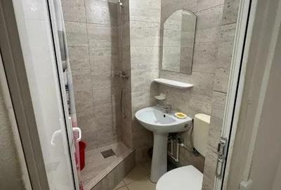 Garsonieră în Apărătorii Patriei
