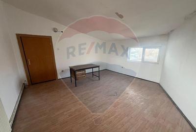 De inchiriat Hala ?i Birouri Str. Apateului, Centura O... - 5