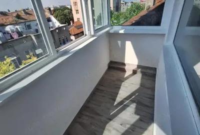 Apartament cu 3 camere decomandat în Central - 11