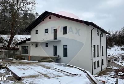 Casă cu 6 camere cu Teren 822 Mp în Central - 4