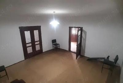Casă cu 4 camere cu Teren 2800 Mp în Crocna - 2