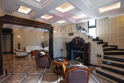 De inchiriat Apartament duplex 5 camere Parcul Carol + curte 60 mp