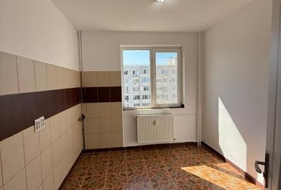 Vand apartament la 100 m de statia de metrou 1 Decembrie 1918 - 2