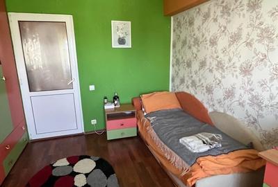 Apartament cu 4 camere decomandat în Central - 1