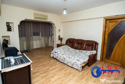 Apartament cu 3 camere semidecomandat în Pelican - 3
