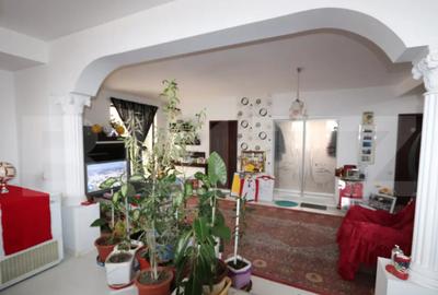 Casă cu 4 camere cu Teren 986 Mp în Central