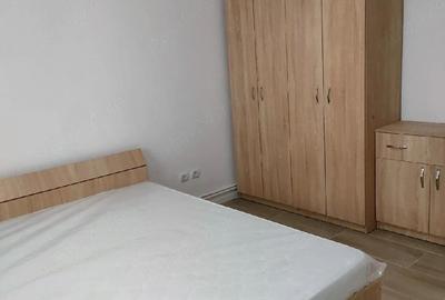 Garsonieră decomandată în 1 Mai