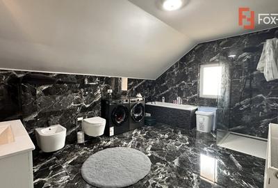 Casă individuală cu 8 camere cu Canalizare în Moșnița Nouă - 10