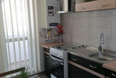 Inchiriez garsoniera Militari Residence LUX - 6