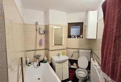 Apartament cu 3 camere semidecomandat, mobilat în Km 4-5 - 12