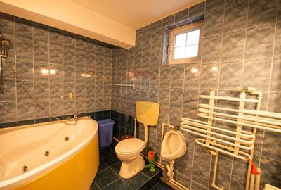 Casa / Vila cu piscina, 6 camere de vanzare in zona Central - 38