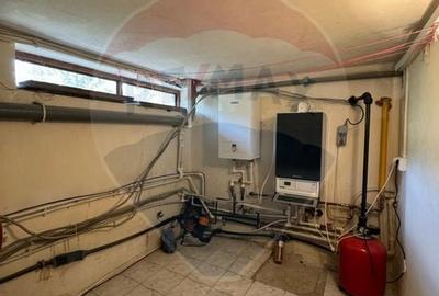 Casa / Vila cu 8 camere de vanzare - 19
