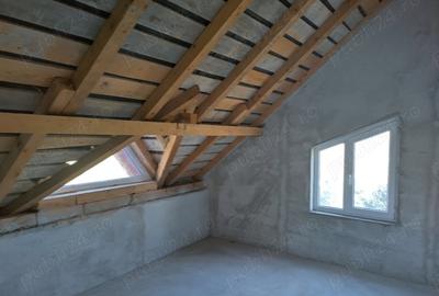 Casă cu 4 camere cu Teren 1500 Mp în Ciochina - 3