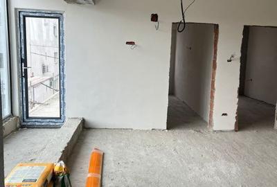 Apartament cu 3 camere în Central - 1