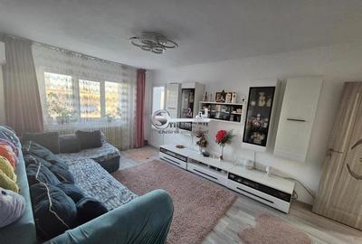 Apartament cu 3 camere semidecomandat, mobilat în Podu Roș - 1