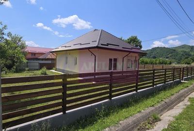 Casă individuală cu 4 camere cu Canalizare în Brebu - 2