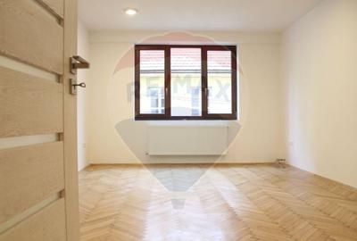 Birou, de 82 mp, în Ultracentral - 2