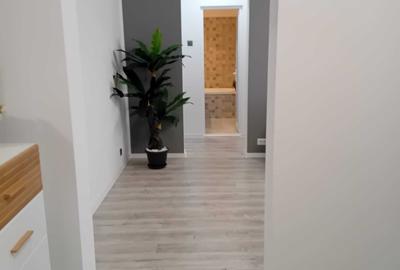 Apartament cu 3 camere semidecomandat în Micro 16 - 2