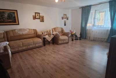 Casă individuală cu 6 camere cu Teren 1216 Mp în Tomești - 4