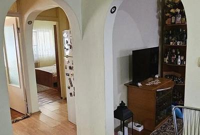 Apartament cu 3 camere decomandat în Micro IV - 5