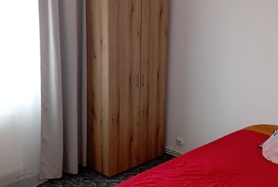 Aprtament doua cam. decomandat. - 3