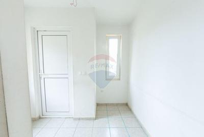 Casă cu 5 camere cu Teren 378 Mp în Purcăreni - 4